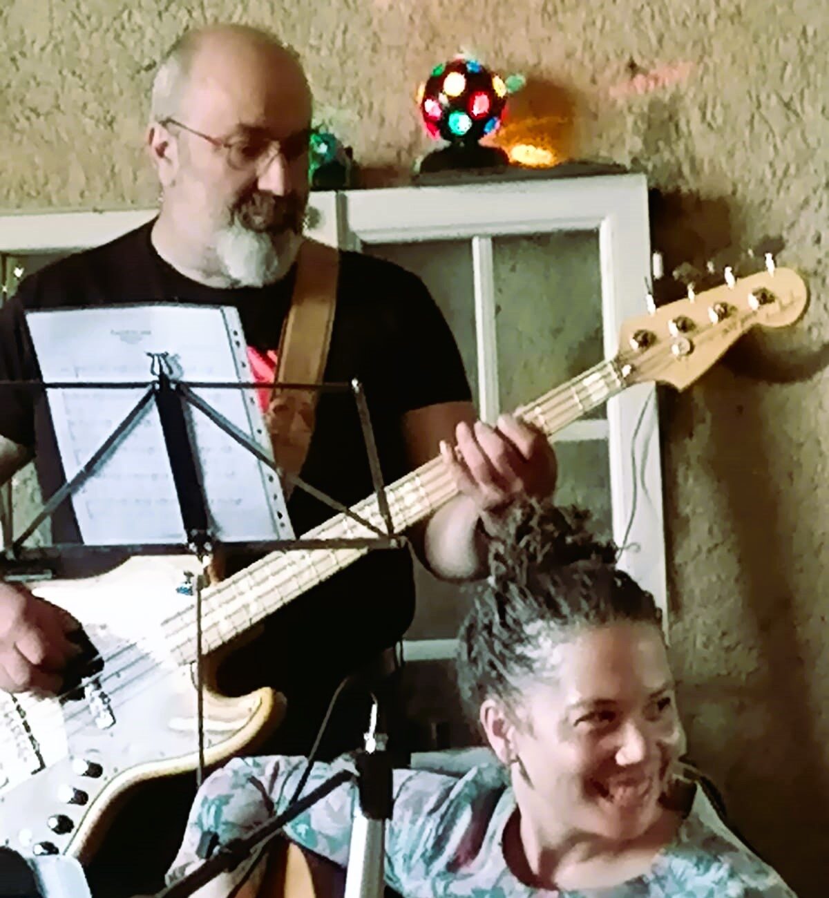 Cours de guitare basse à Tours